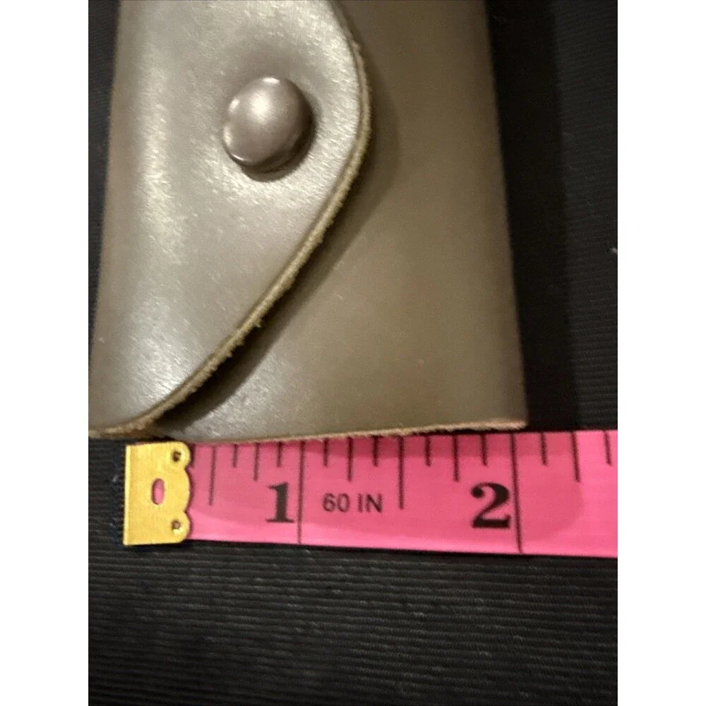 Vintage Brown Leather 6-Slot Key Caddy Case  - Tri-Fold Snap Closure
